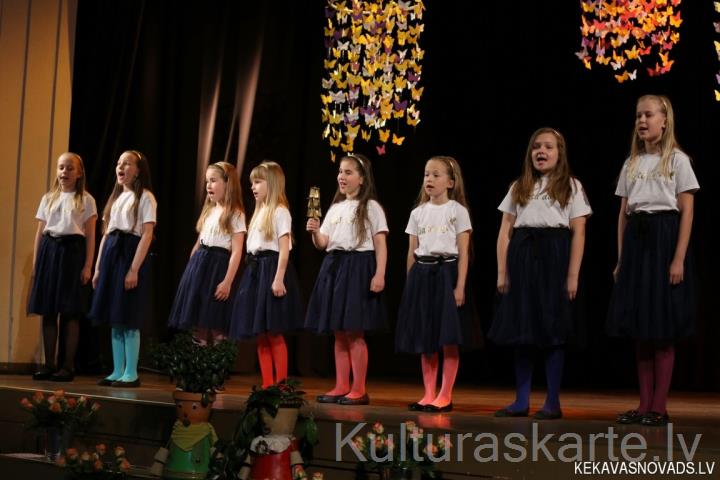 Baltā dūja